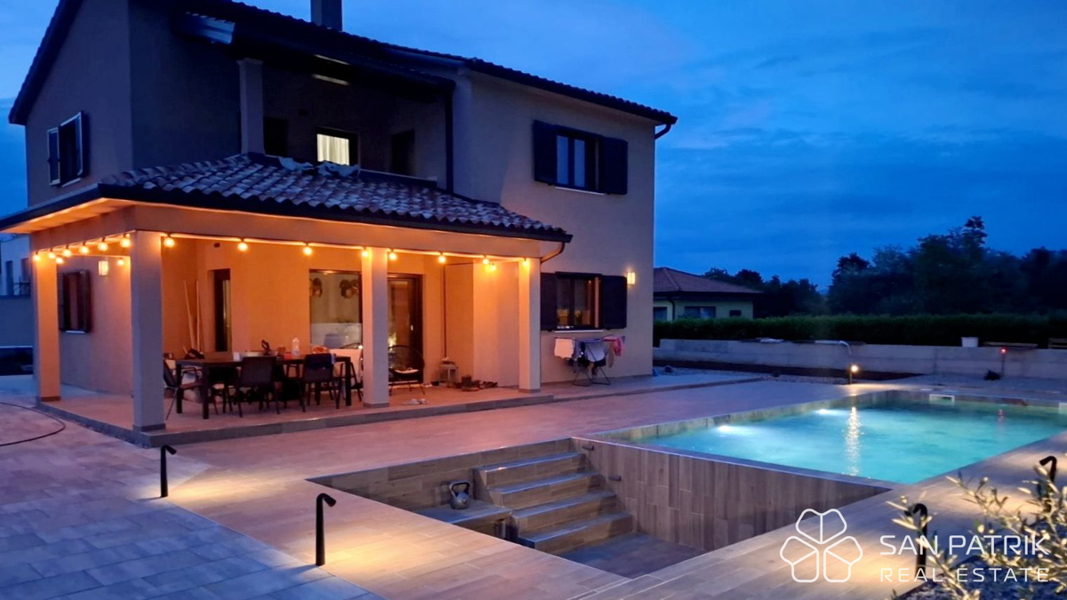 Labin, okolica: novozgrajena vila na mirni lokaciji