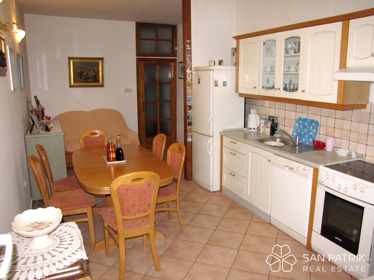 Avtentična kamnita hiša v starem jedru Šibenika