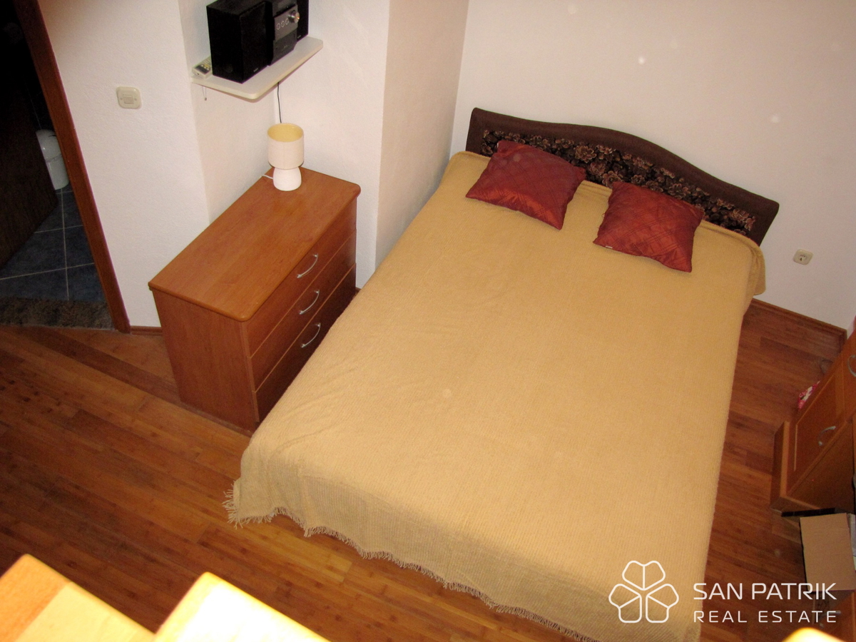 Avtentična kamnita hiša v starem jedru Šibenika