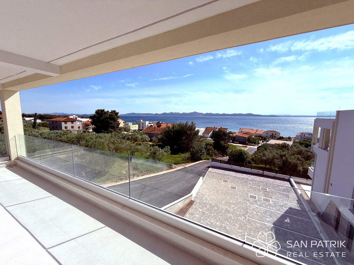 Kožino - Zadar: 3-sobna luksuzna novogradnja (86m2), 250m od morja, bazen