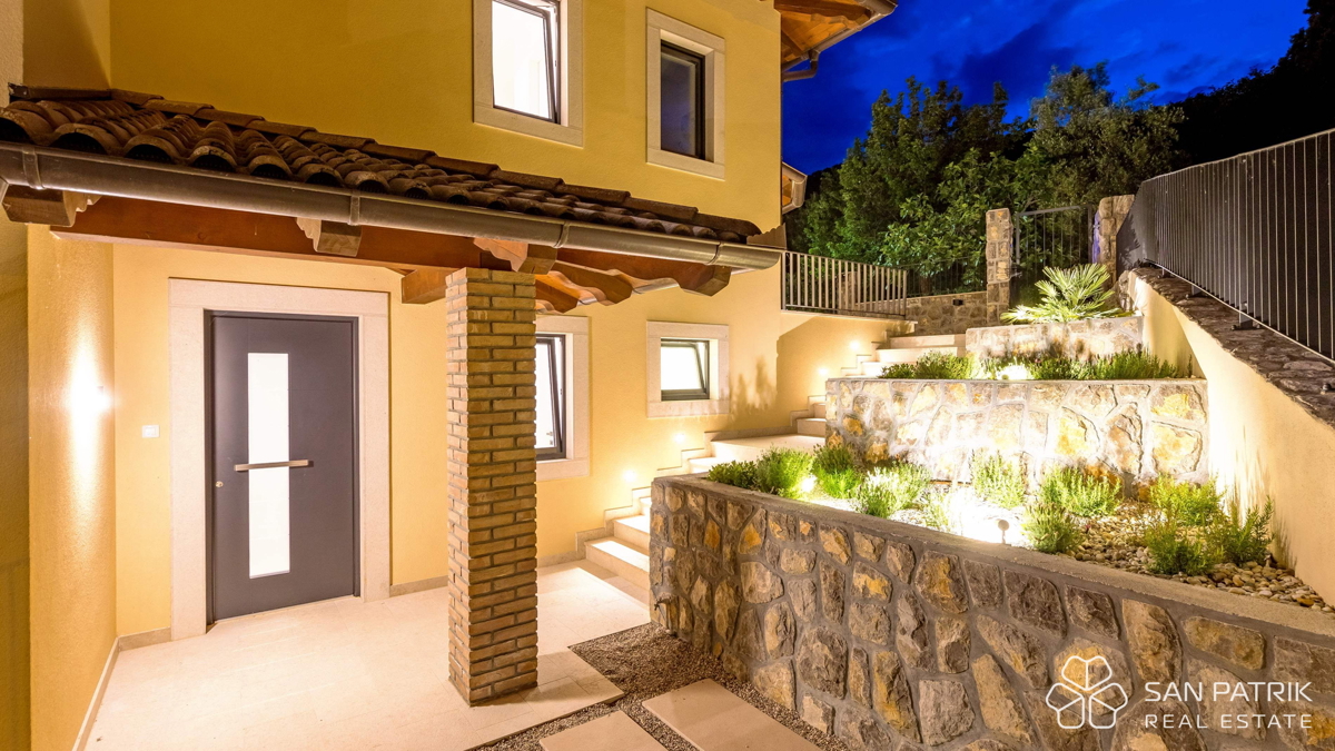 Luksuzna mediteranska vila s panoramskim pogledom – Mošćenička Draga