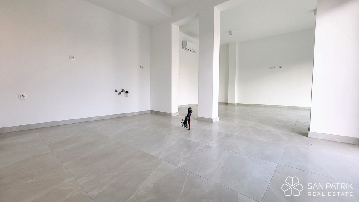 Crikvenica : Moderno stanovanje v pritličju