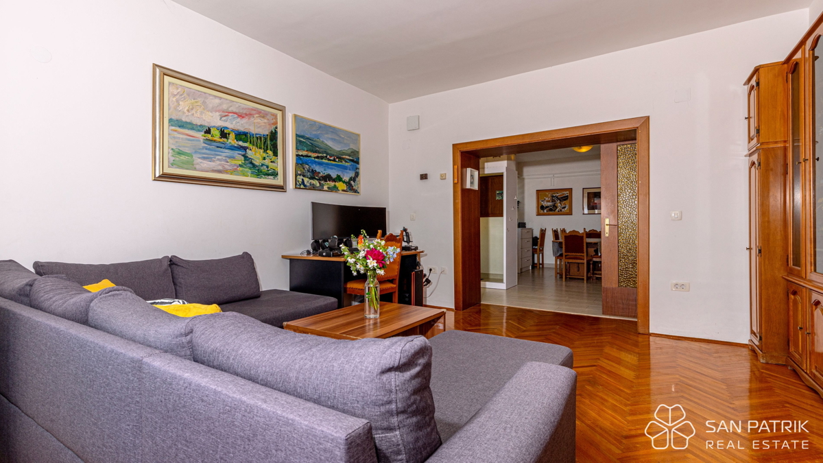 Crikvenica: Hiša z dvema stanovanjskima enotama v bližini morja