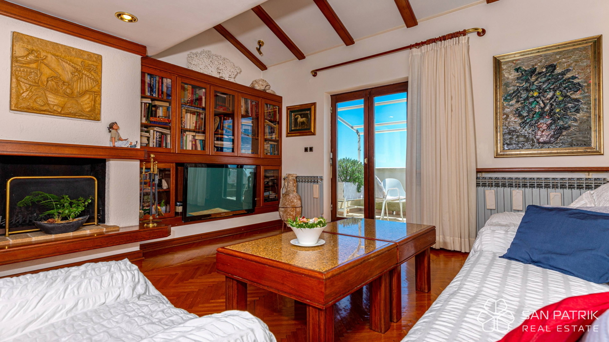 Crikvenica: Hiša z dvema stanovanjskima enotama v bližini morja