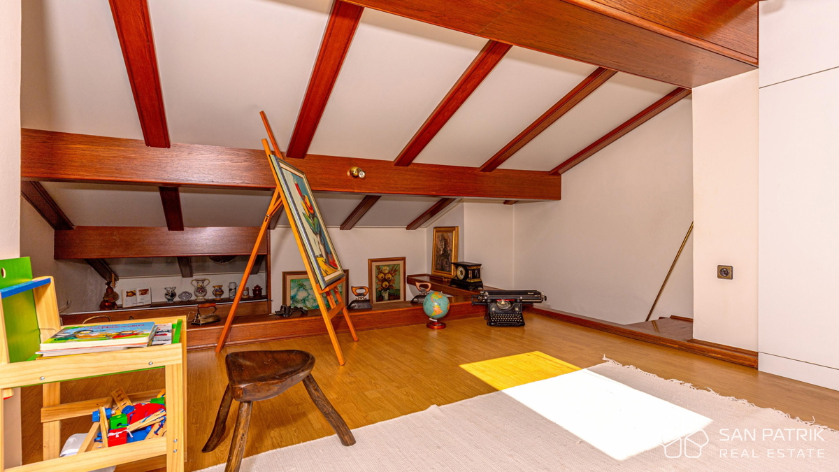 Crikvenica: Hiša z dvema stanovanjskima enotama v bližini morja