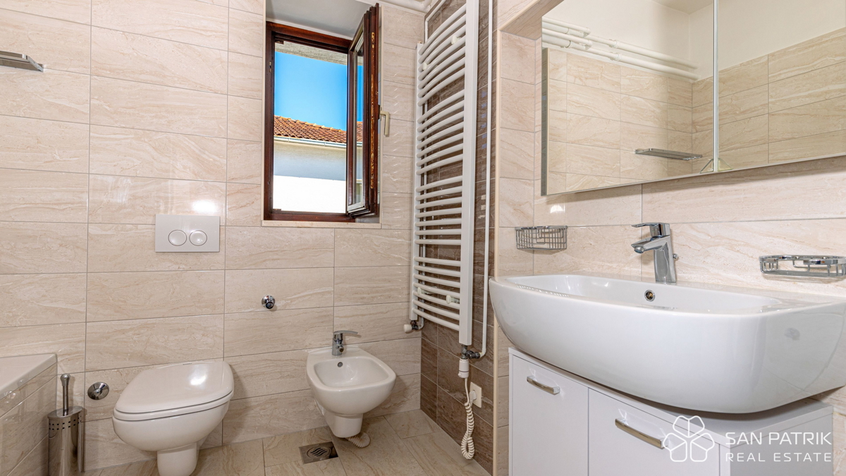 Crikvenica: Hiša z dvema stanovanjskima enotama v bližini morja