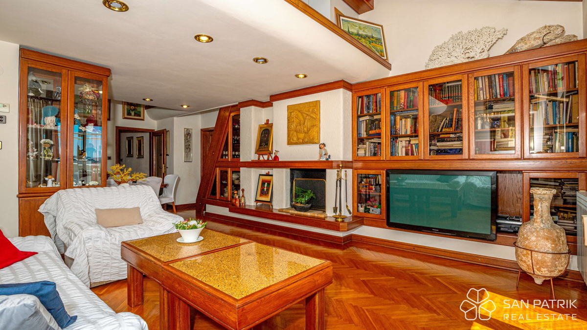 Crikvenica: Hiša z dvema stanovanjskima enotama v bližini morja