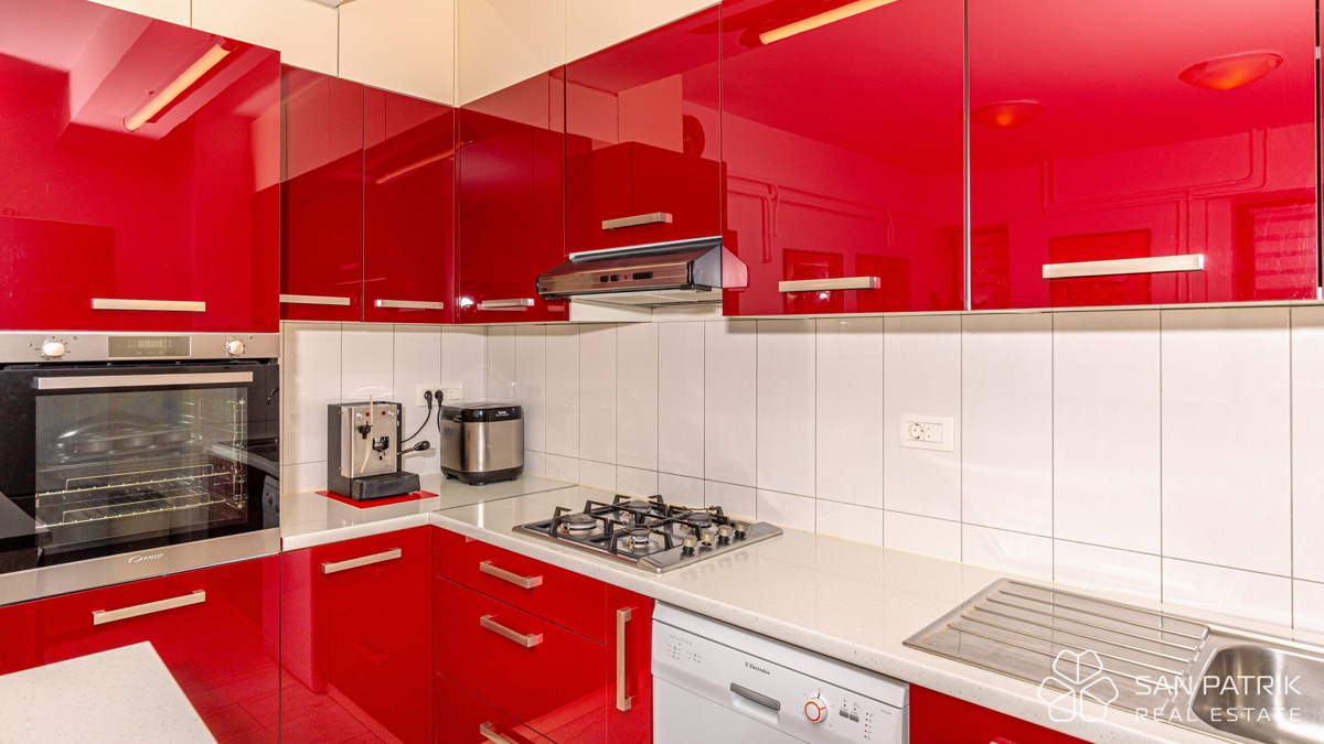 Crikvenica: Hiša z dvema stanovanjskima enotama v bližini morja