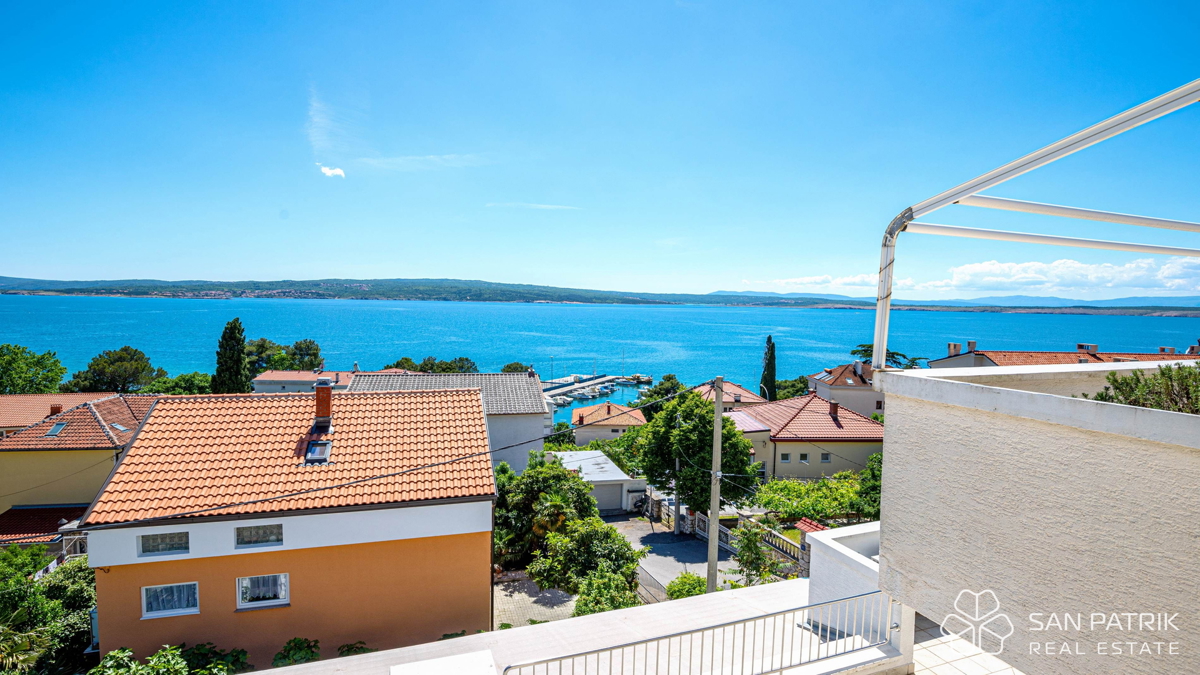 Crikvenica: Hiša z dvema stanovanjskima enotama v bližini morja