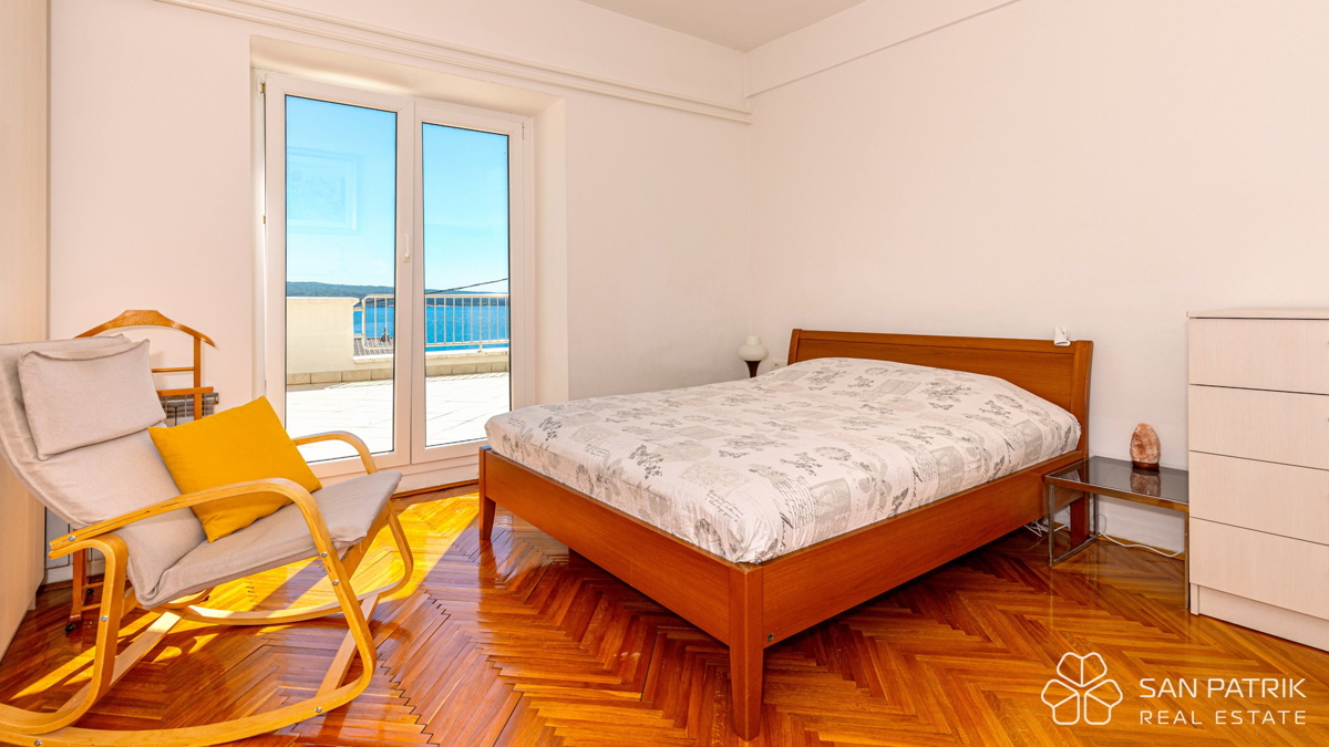 Crikvenica: Hiša z dvema stanovanjskima enotama v bližini morja