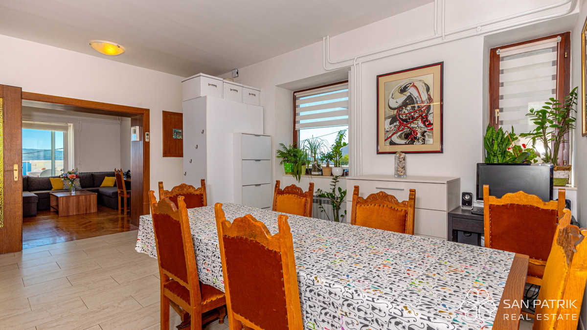 Crikvenica: Hiša z dvema stanovanjskima enotama v bližini morja