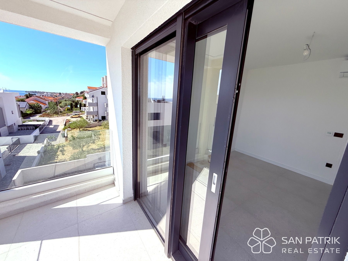 Kožino - Zadar: 3-sobna luksuzna novogradnja (86m2), 250m od morja, bazen