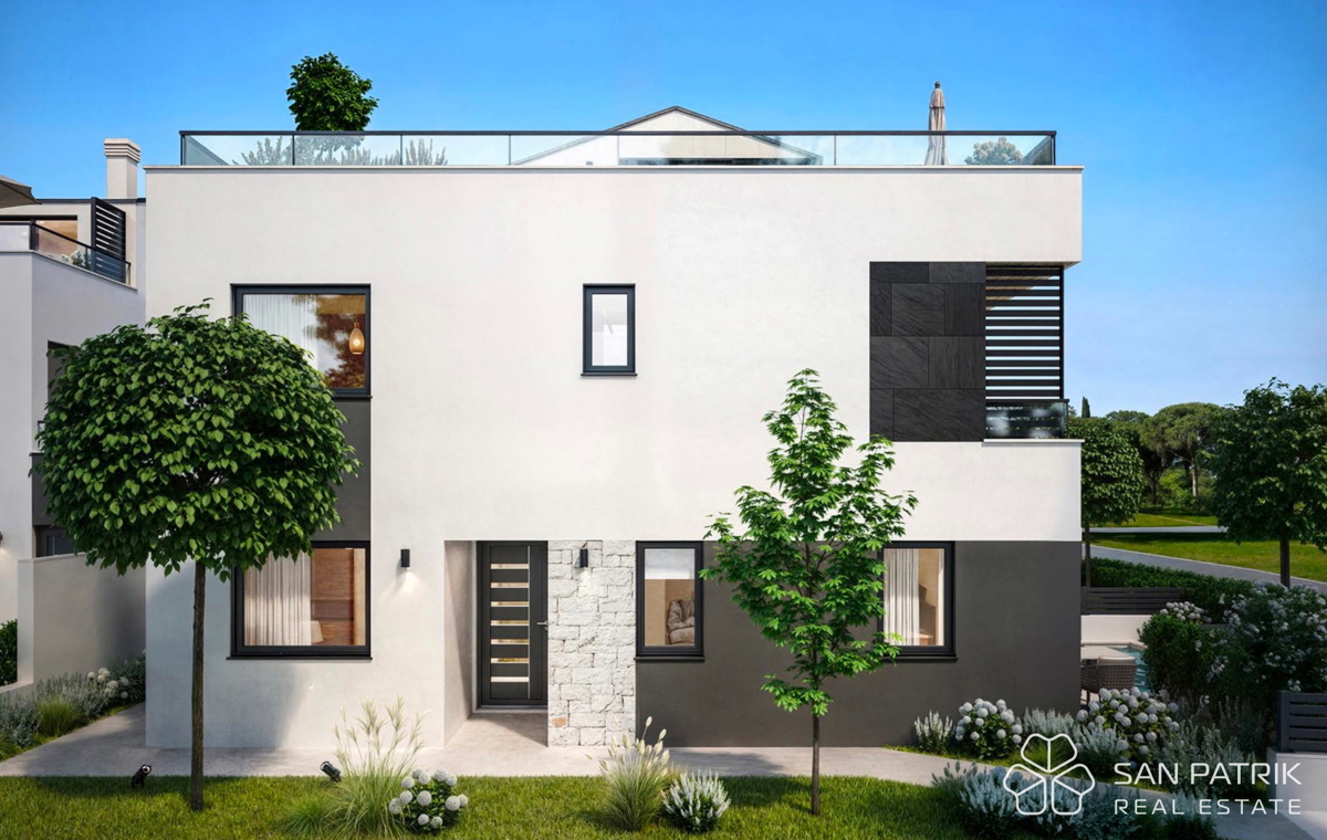 Moderna hiša s bazenom v Poreču, mirna lokacija