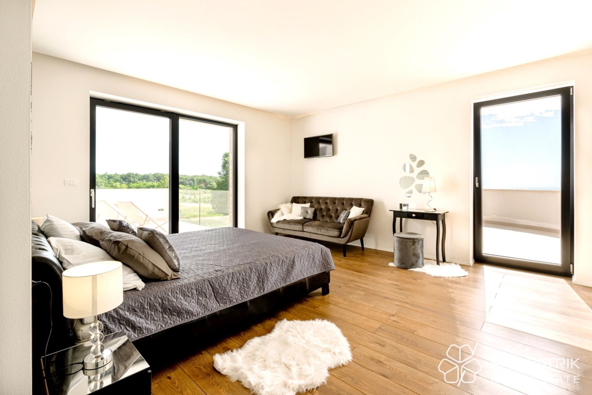 DIZAJNERSKA VILA V OSRCU ISTRE! ZASEBNI BAZEN, PROGRESIVNI NAJEM!