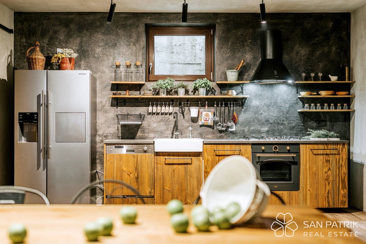 DIZAJNERSKA VILA V OSRCU ISTRE! ZASEBNI BAZEN, PROGRESIVNI NAJEM!