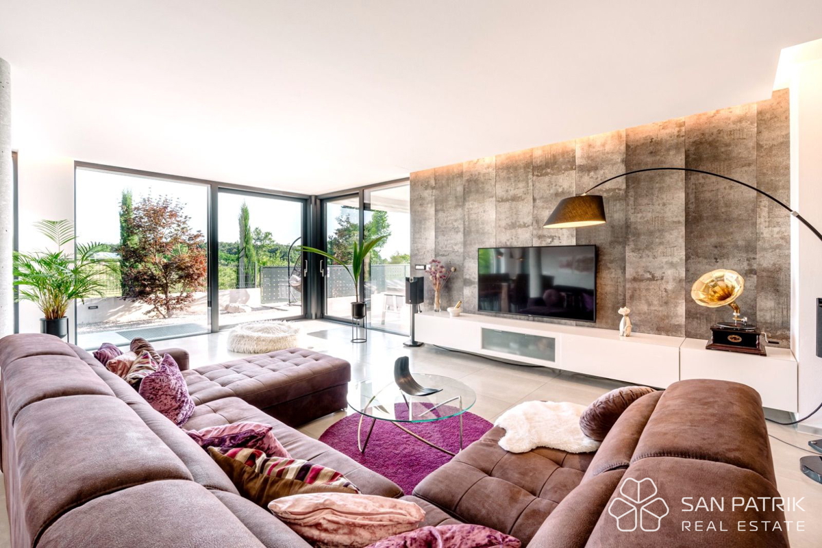 DIZAJNERSKA VILA V OSRCU ISTRE! ZASEBNI BAZEN, PROGRESIVNI NAJEM!