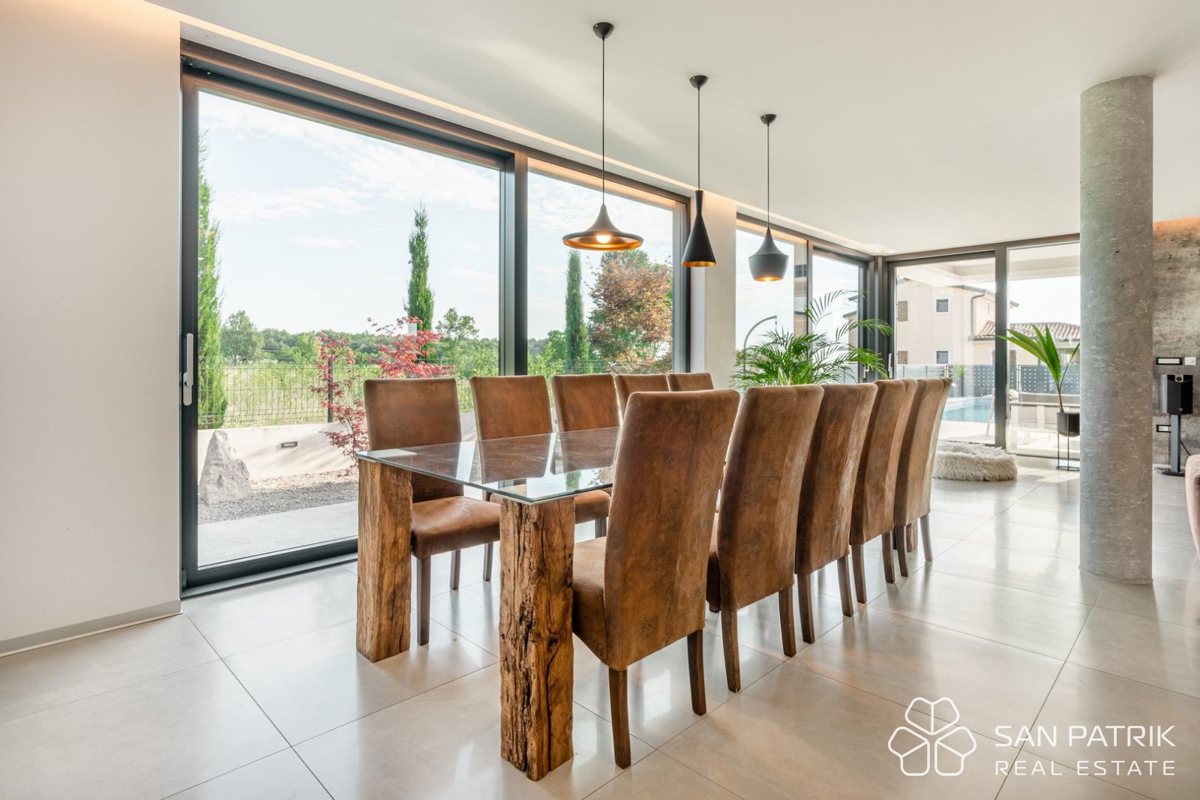 DIZAJNERSKA VILA V OSRCU ISTRE! ZASEBNI BAZEN, PROGRESIVNI NAJEM!