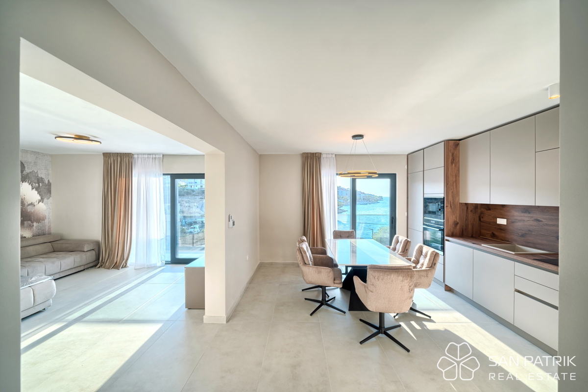 RAŽANJ – MODERNA MEDITERANSKA VILA PRVI RED OB MORJU Z BAZENOM