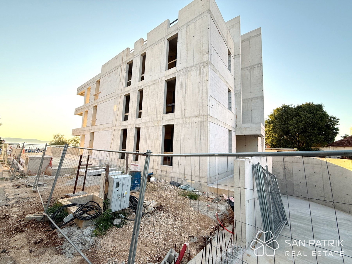 PREMIUM PENTHOUSE S STREŠNO TERASO V ZADRU – PRVA VRSTA OB MORJU