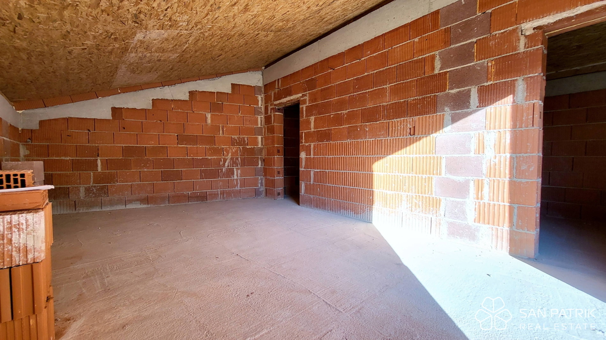 Uživajte v razgledu: elegantno stanovanje v novogradnji blizu središča Vrbnika