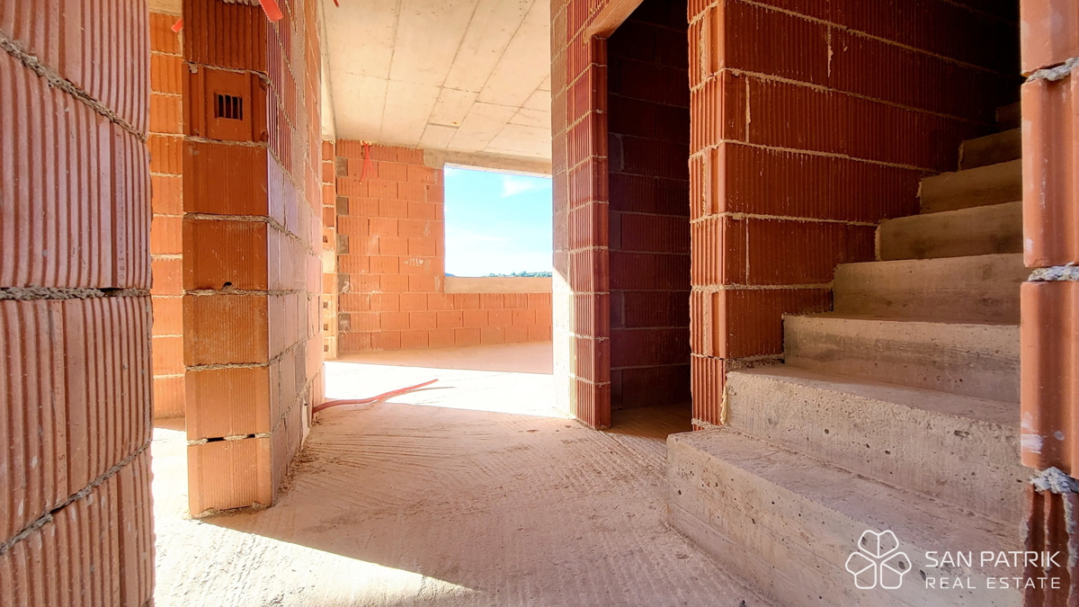 Uživajte v razgledu: elegantno stanovanje v novogradnji blizu središča Vrbnika