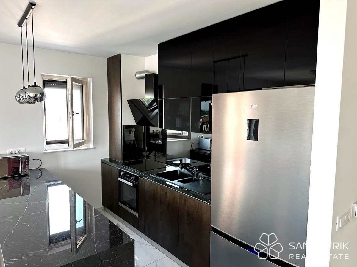 MODERNA ELEGANCA: PENTHOUSE (110 M2) S POGLEDOM NA ZAGREB