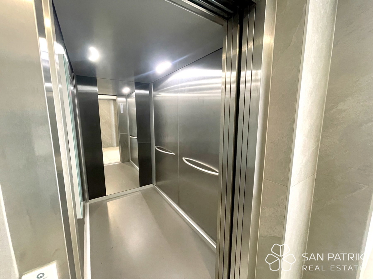 MODERNA ELEGANCA: PENTHOUSE (110 M2) S POGLEDOM NA ZAGREB