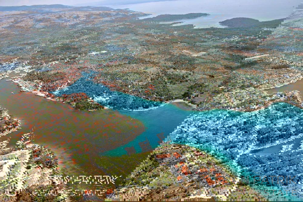 Moderna vila s pogledom na morje na otoku Brač