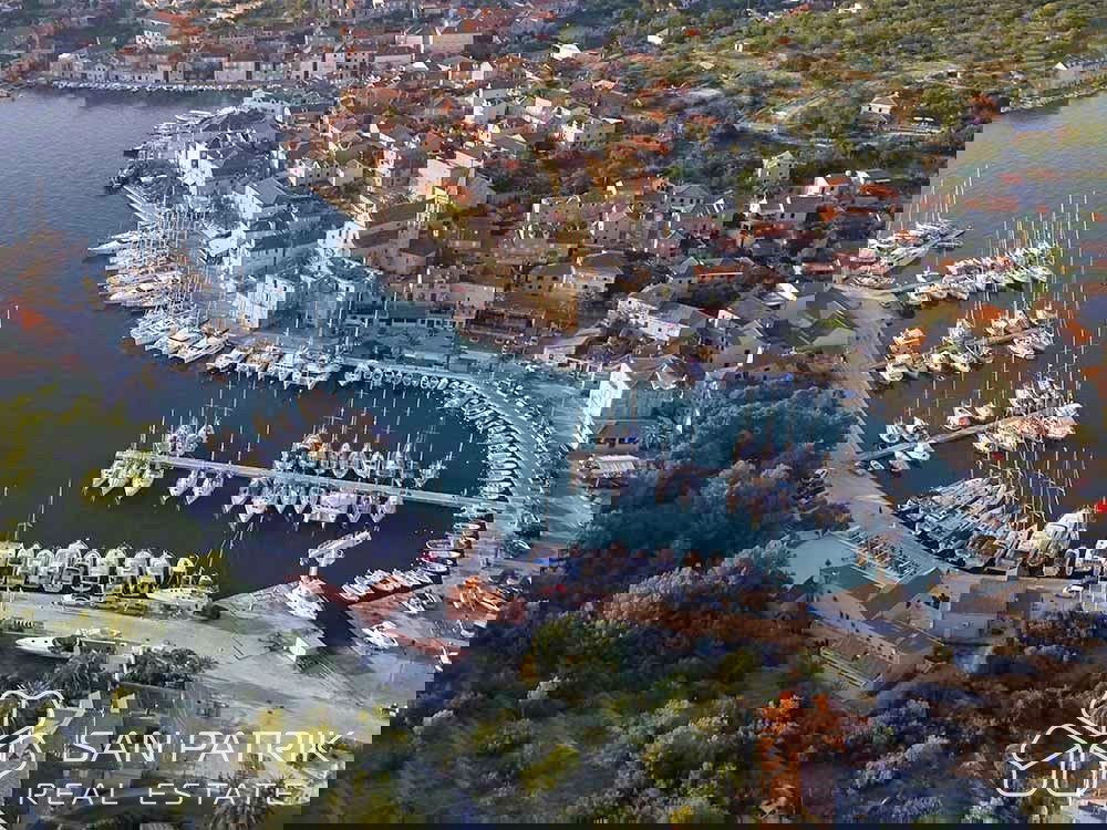 Moderna vila s pogledom na morje na otoku Brač