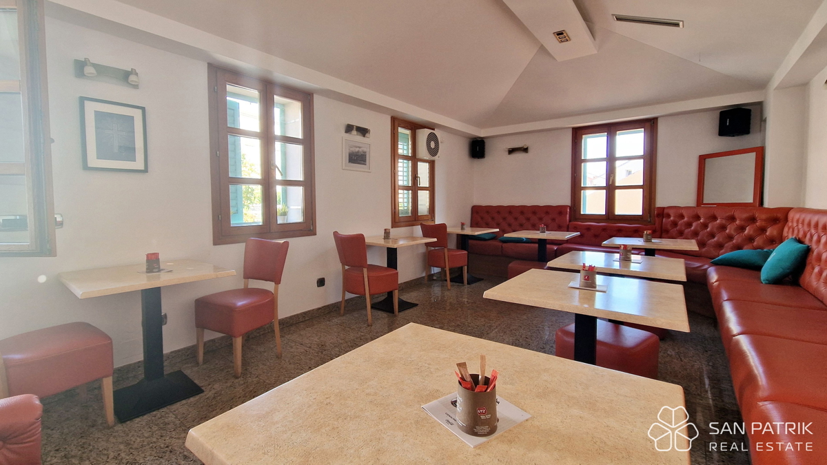 Otok Krk - Omišalj - Gostinski poslovni prostor v središču mesta