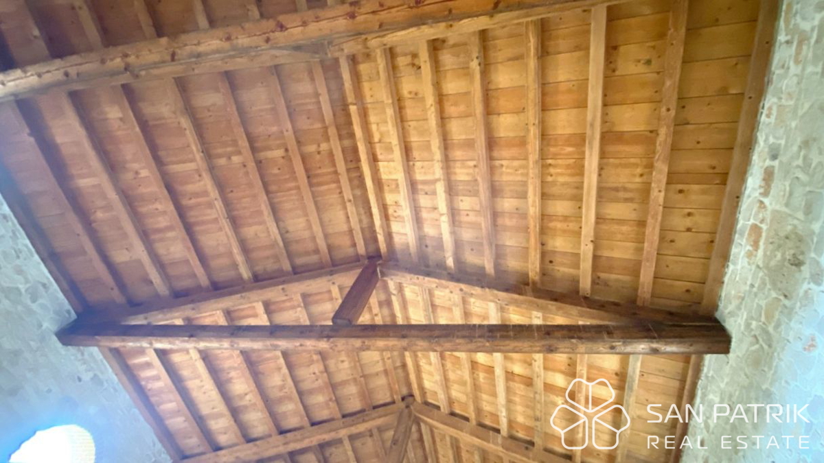 Zgodovinska posest z velikim turističnim potencialom, pogled na morje – Meduli