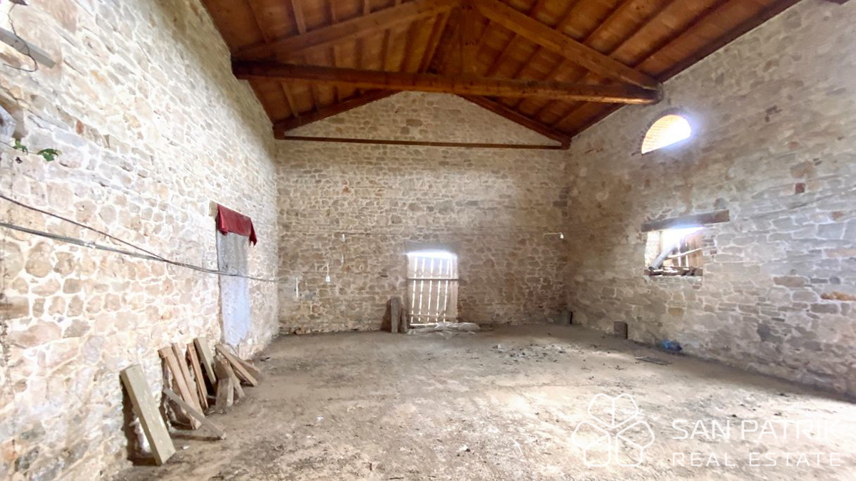 Zgodovinska posest z velikim turističnim potencialom, pogled na morje – Meduli