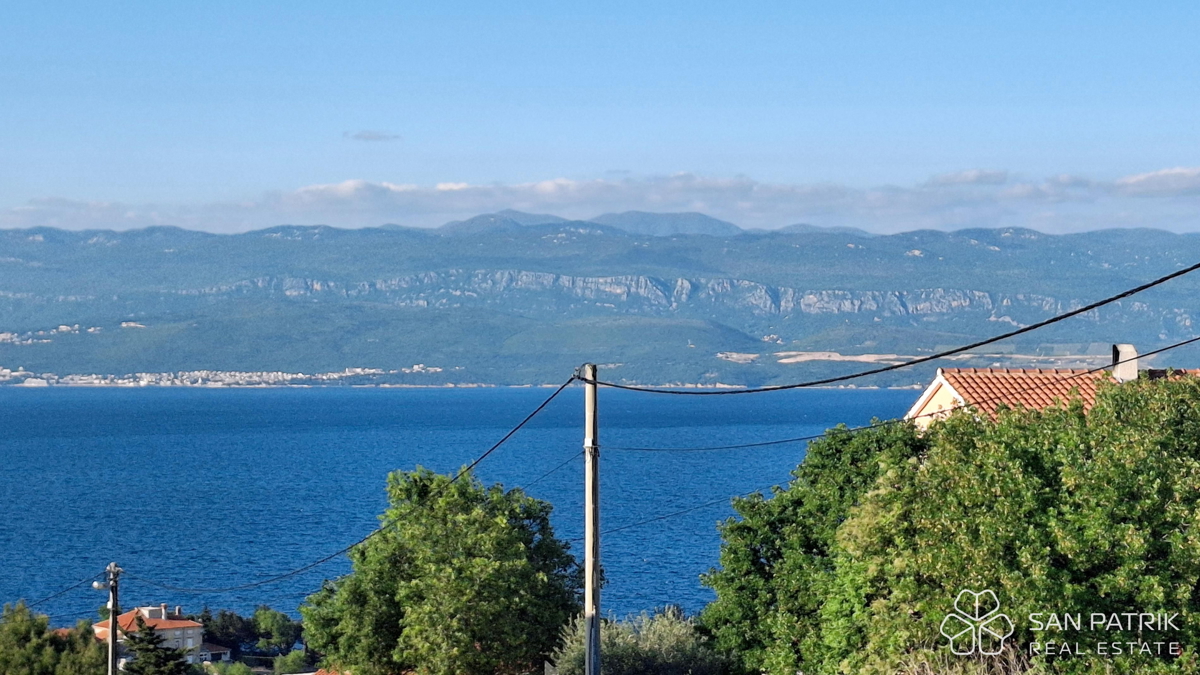 Otok Krk, Vrbnik, gradbeno zemljišče na dvignjeni lokaciji