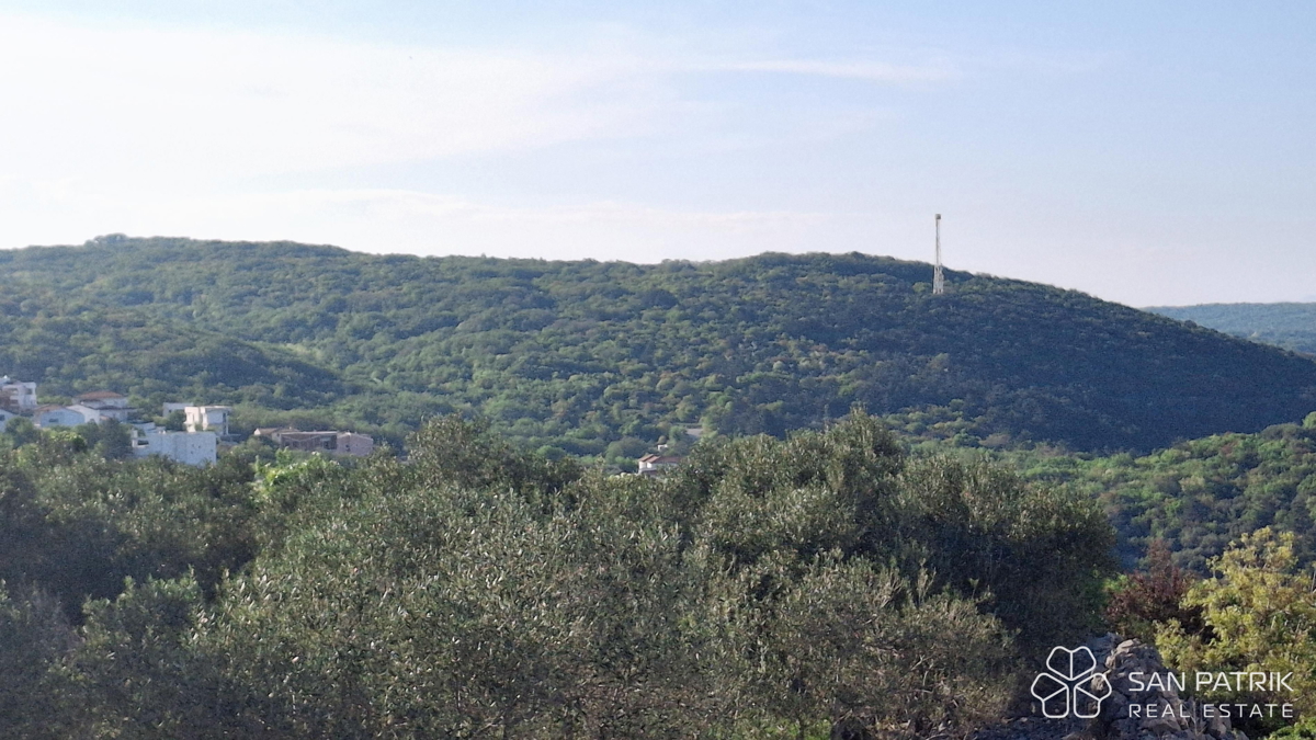 Otok Krk, Vrbnik, gradbeno zemljišče na dvignjeni lokaciji