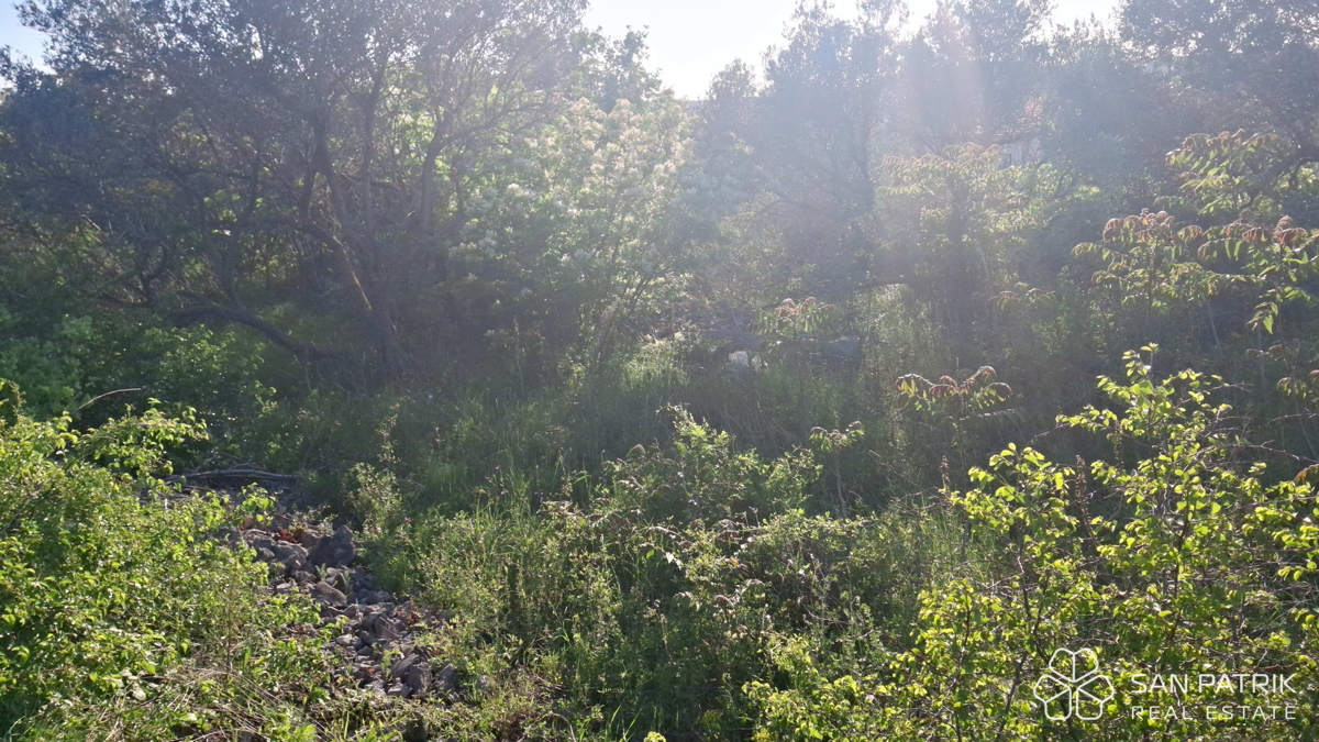 Otok Krk, Vrbnik, gradbeno zemljišče na dvignjeni lokaciji