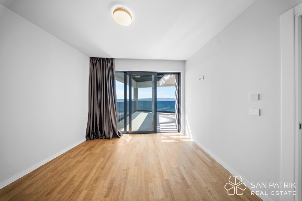 Privlaka Seafront Residences – Sodobni Penthouse v Prvi Vrsti ob Morju