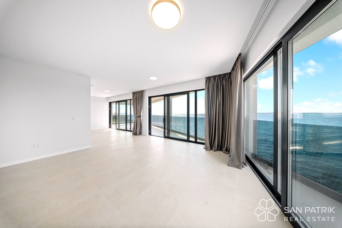 Privlaka Seafront Residences – Sodobni Penthouse v Prvi Vrsti ob Morju