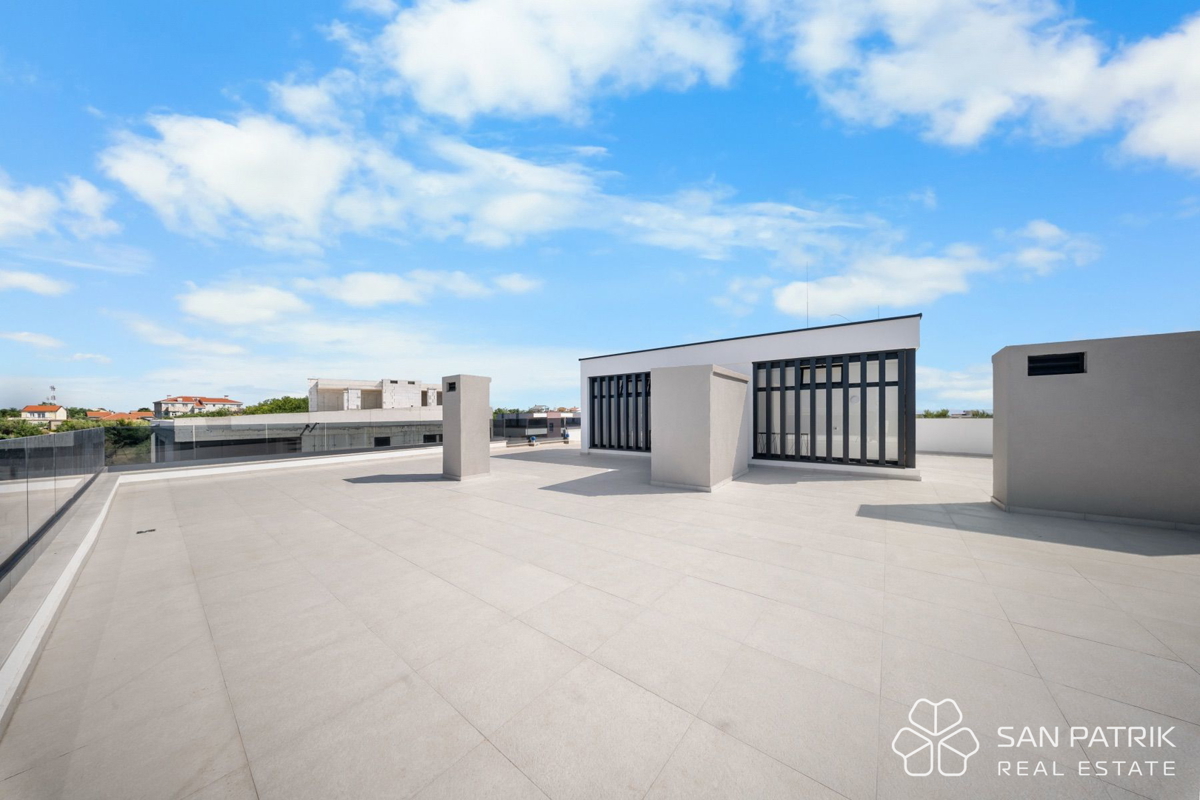 Privlaka Seafront Residences – Sodobni Penthouse v Prvi Vrsti ob Morju