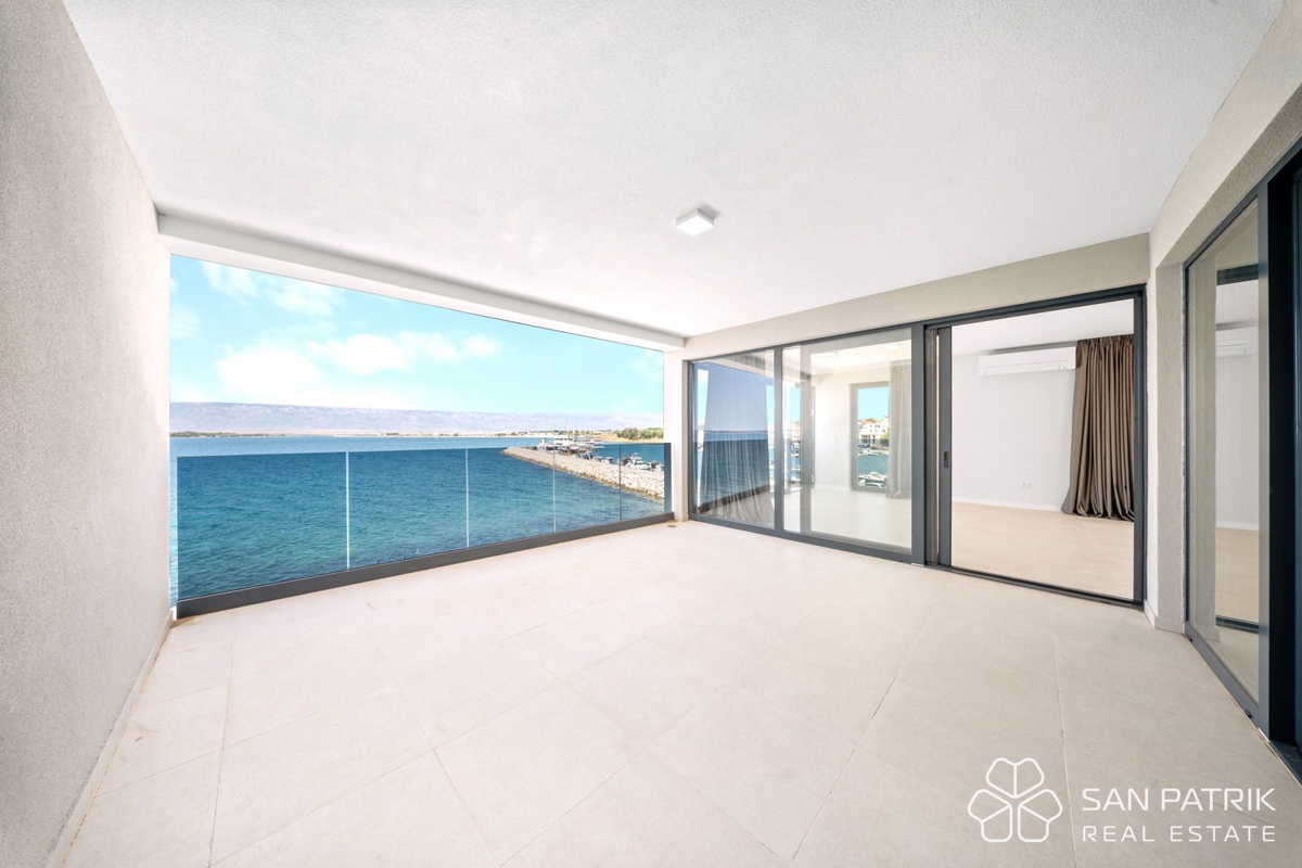 Privlaka Seafront Residences – Sodobni Penthouse v Prvi Vrsti ob Morju