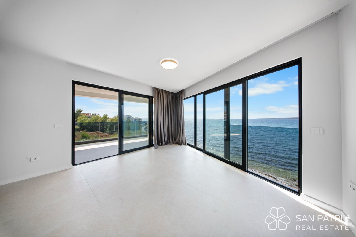 Privlaka Seafront Residences – Sodobni Penthouse v Prvi Vrsti ob Morju