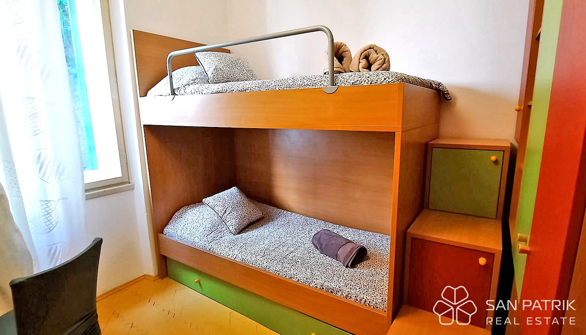 Center Šibenika, dvosobno stanovanje z balkonom in pogledom na kanal