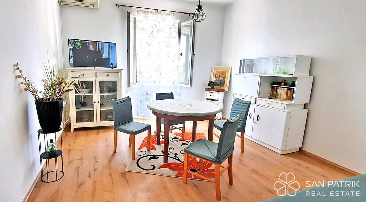 Center Šibenika, dvosobno stanovanje z balkonom in pogledom na kanal