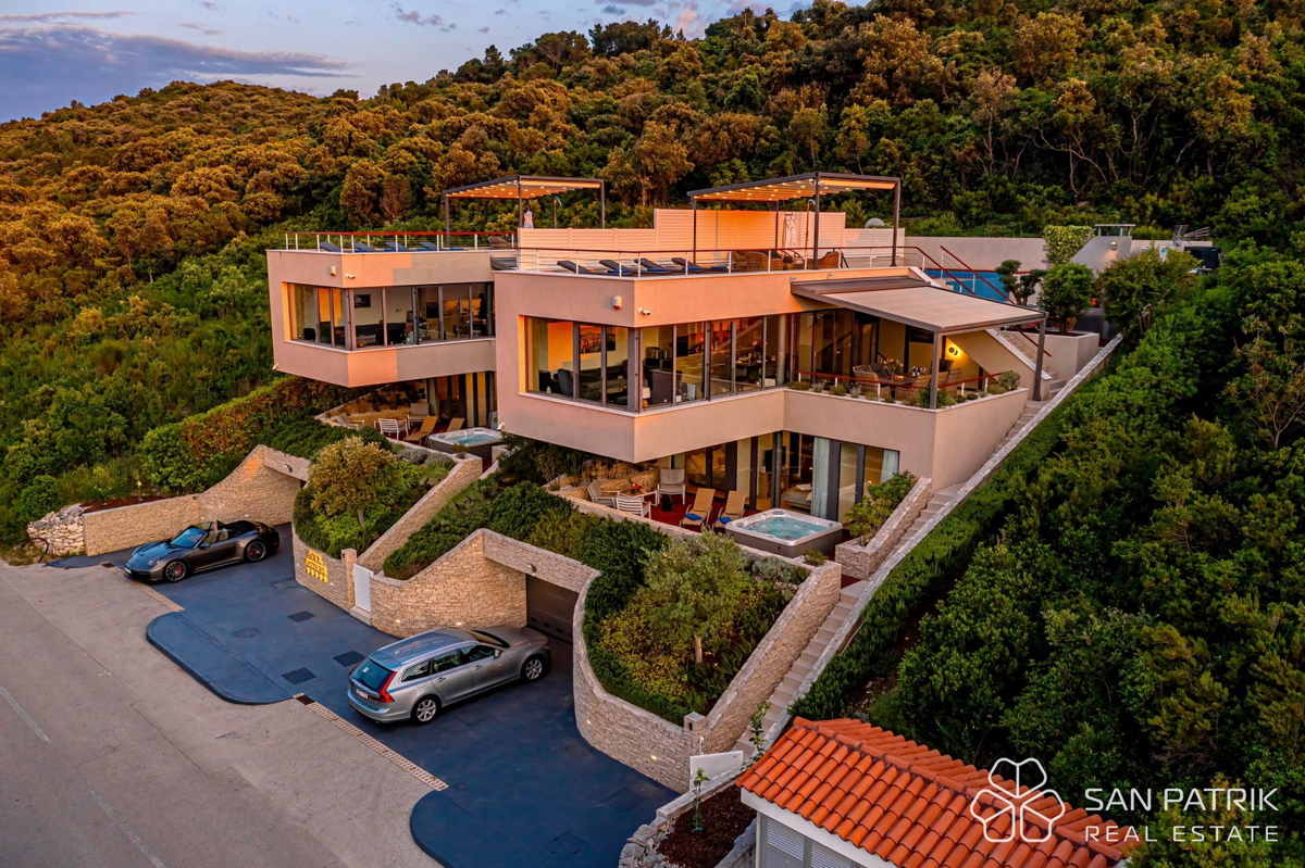 Brezčasna eleganca: Ekskluzivna vila na otoku Korčula