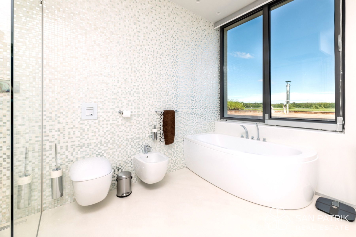 Čudovita mediteranska vila z bazenom v Umagu - pogled na morje