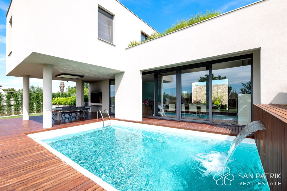 Čudovita mediteranska vila z bazenom v Umagu - pogled na morje