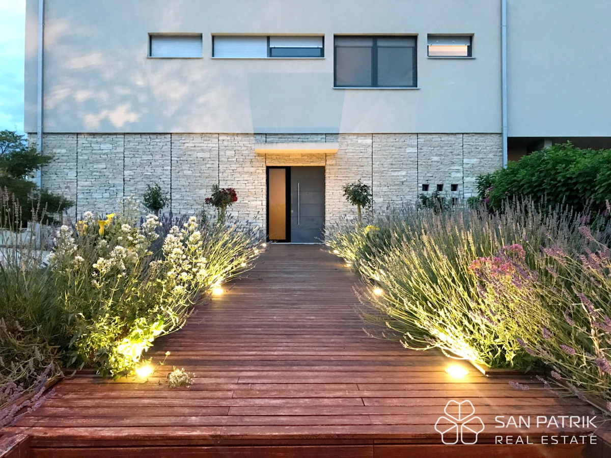 Čudovita mediteranska vila z bazenom v Umagu - pogled na morje