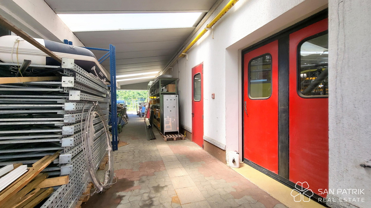 Crikvenica, okolica – Tovarna kave, opremljena in pripravljena za obratovanje