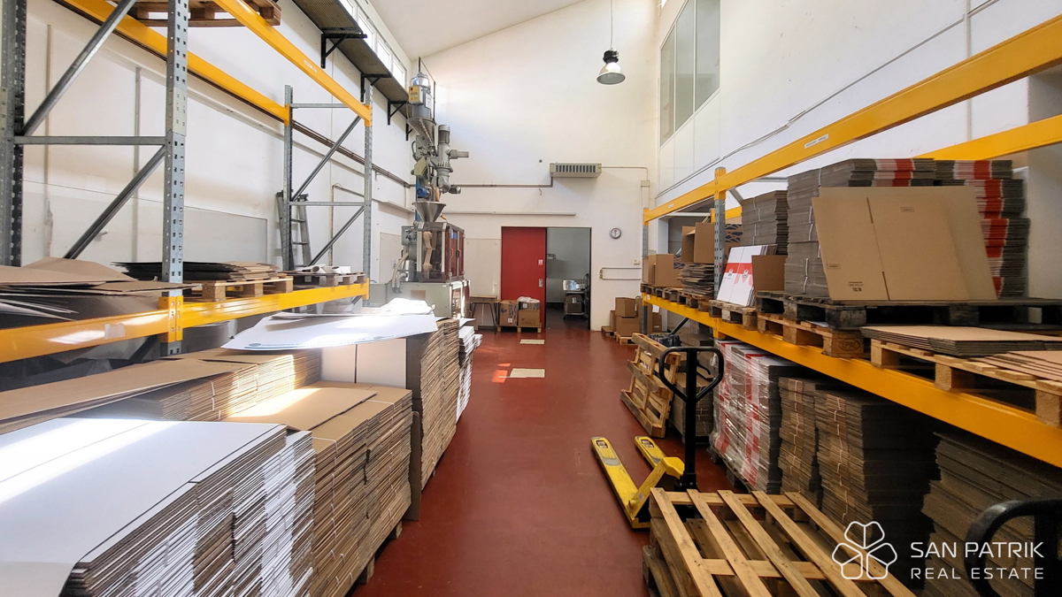 Crikvenica, okolica – Tovarna kave, opremljena in pripravljena za obratovanje