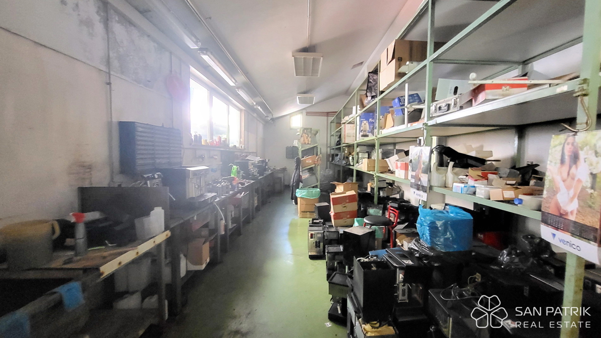 Crikvenica, okolica – Tovarna kave, opremljena in pripravljena za obratovanje