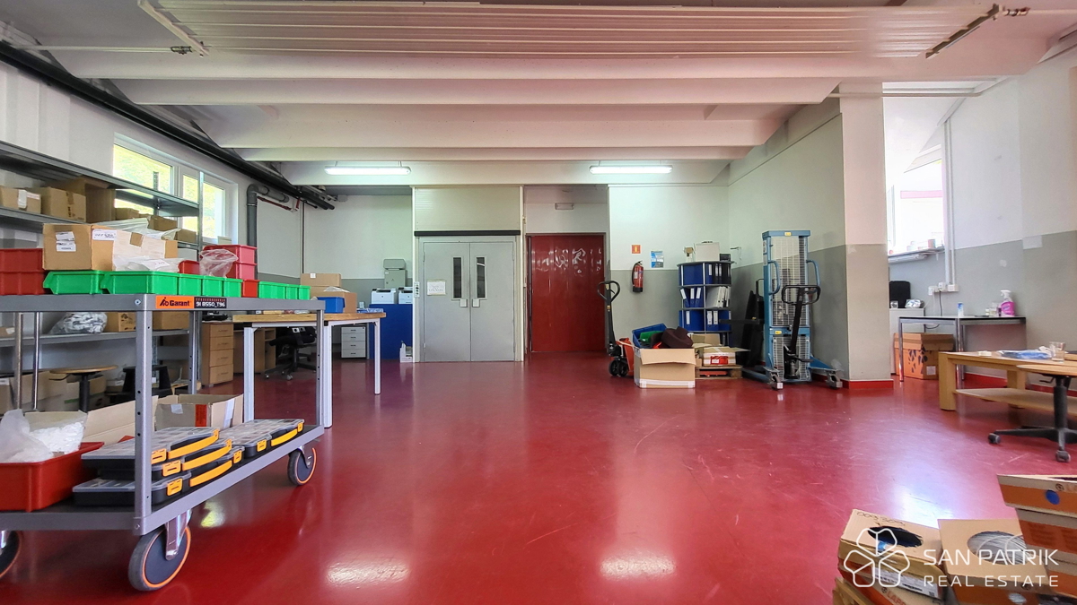 Crikvenica, okolica – Tovarna kave, opremljena in pripravljena za obratovanje